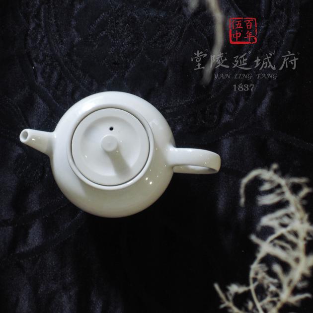 小桃壺│甜白亮釉桃 2