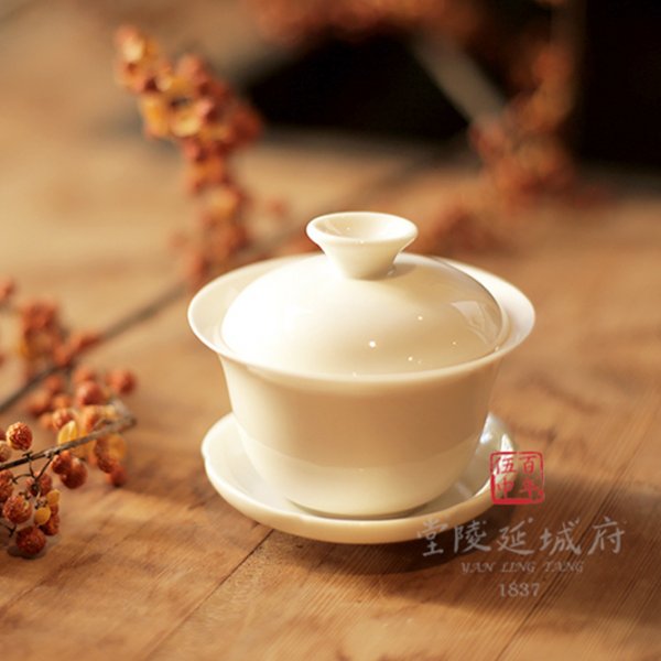 甜白德化瓷蓋杯